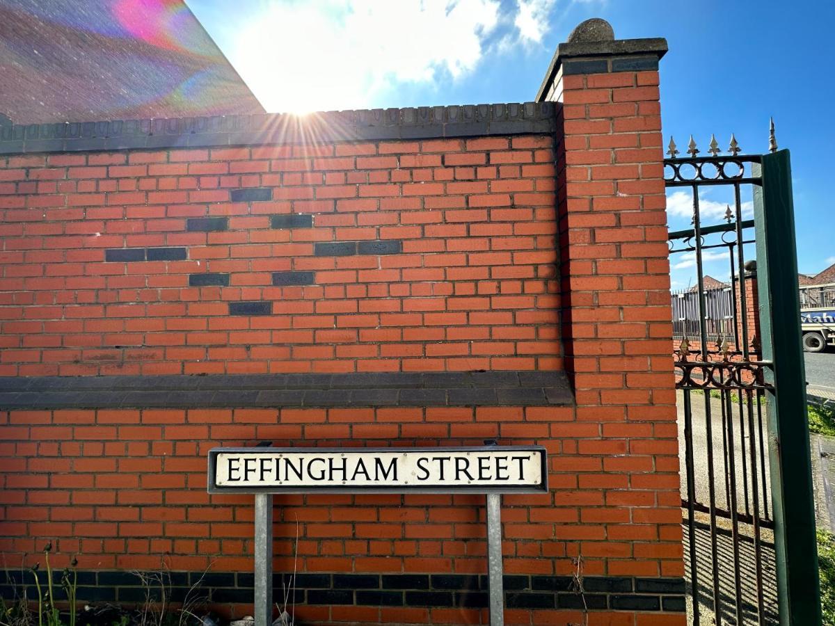 Regent Docks-free Parking Apartment